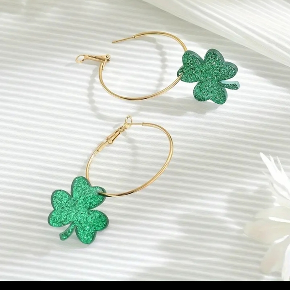 SHAMROCK EARRINGS NWOT - Picture 3 of 4